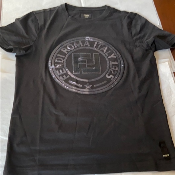 FENDI MEN T-SHIRT BLACK CIRCLE LOGO SIZE SMALL NEW - Picture 2 of 8